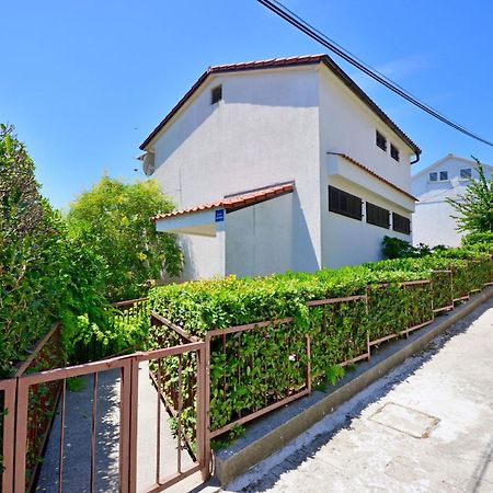 Apartment Dubravka Banjol Bagian luar foto