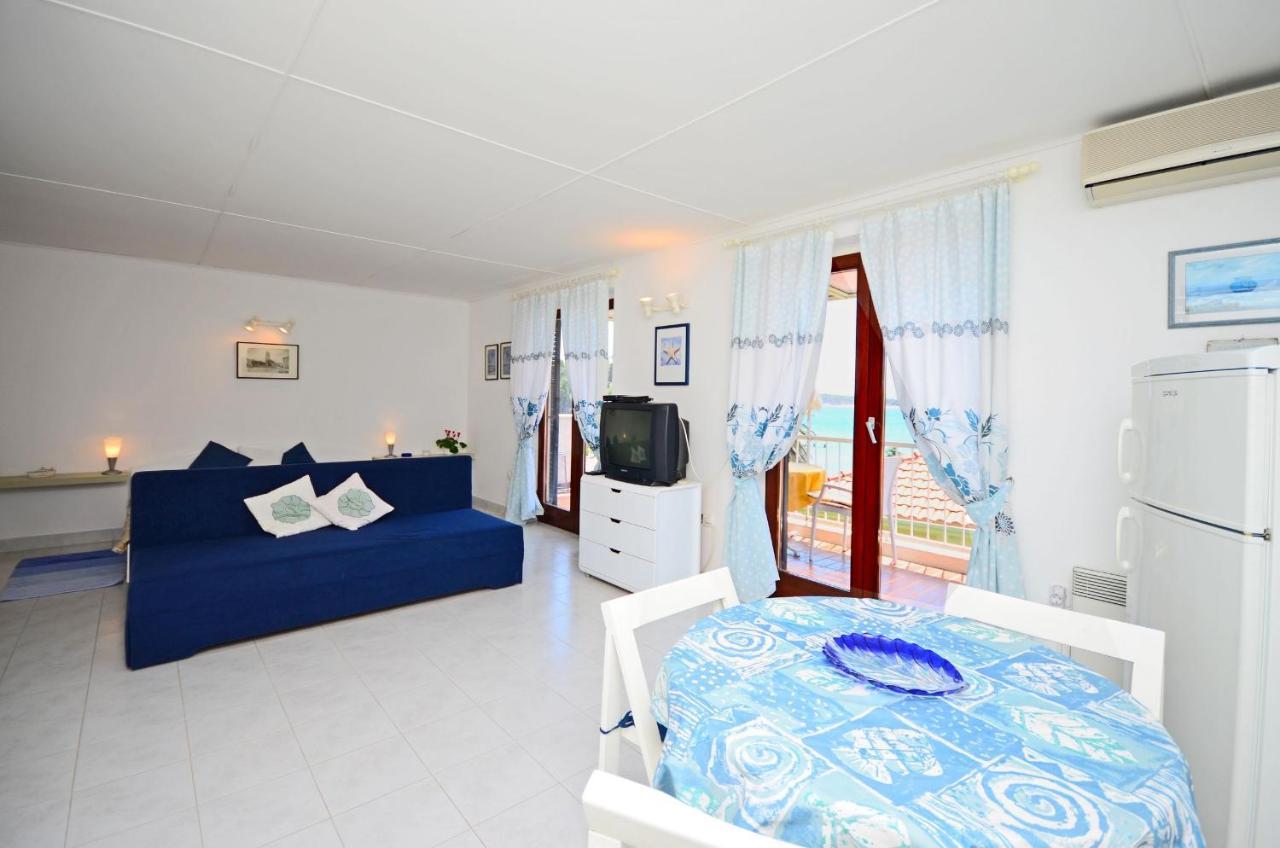 Apartment Dubravka Banjol Bagian luar foto
