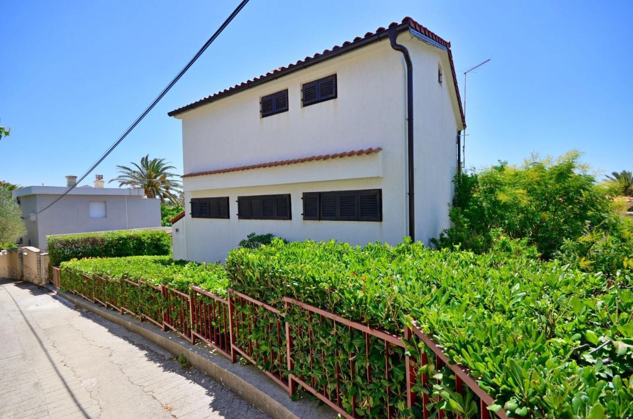 Apartment Dubravka Banjol Bagian luar foto