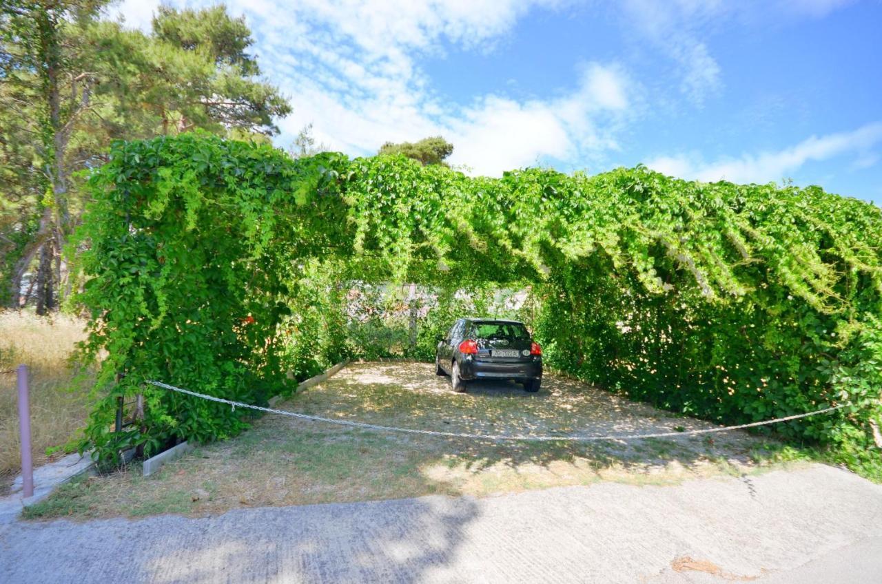 Apartment Dubravka Banjol Bagian luar foto